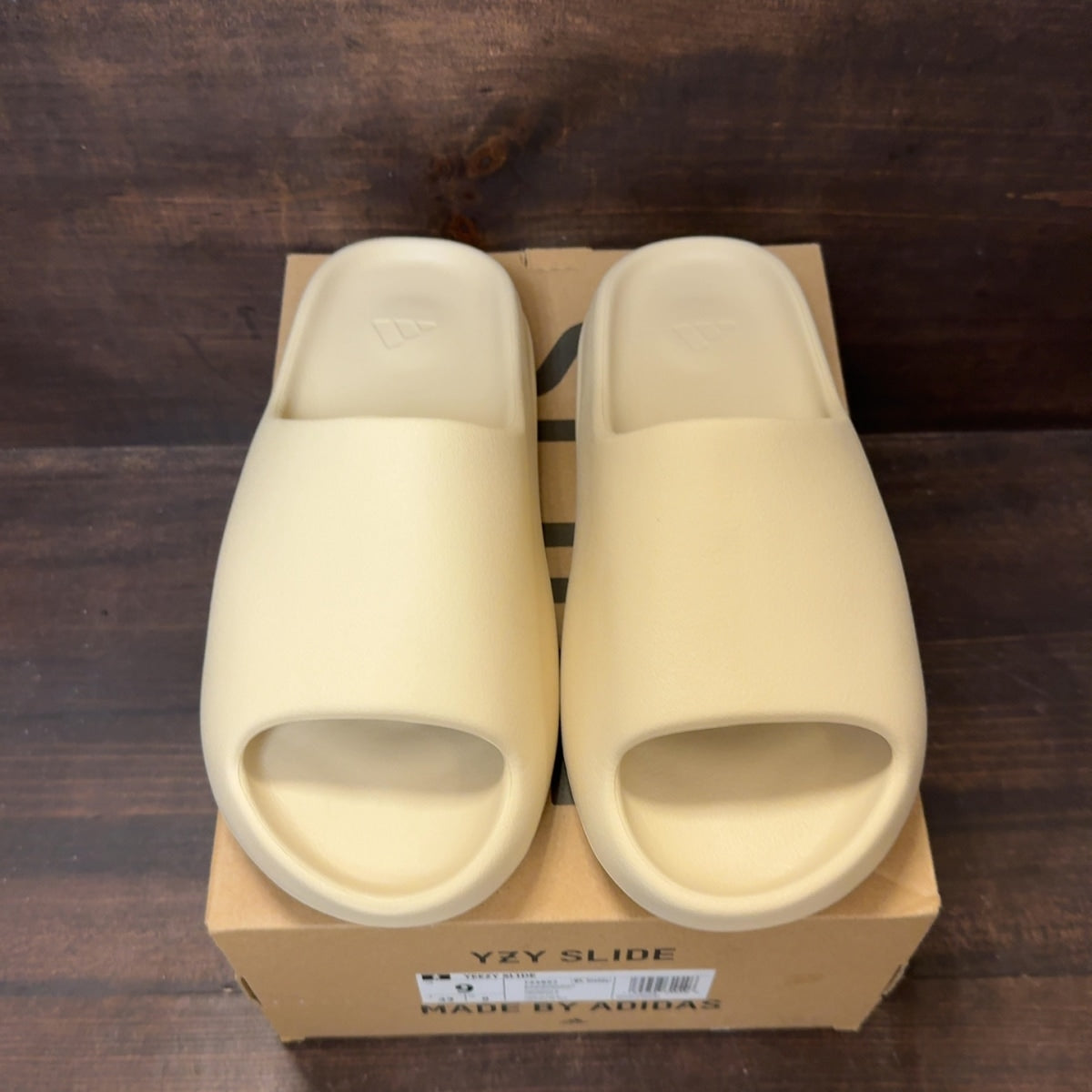 adidas Yeezy Slide Bone (2022/2023 Restock) - Image 2