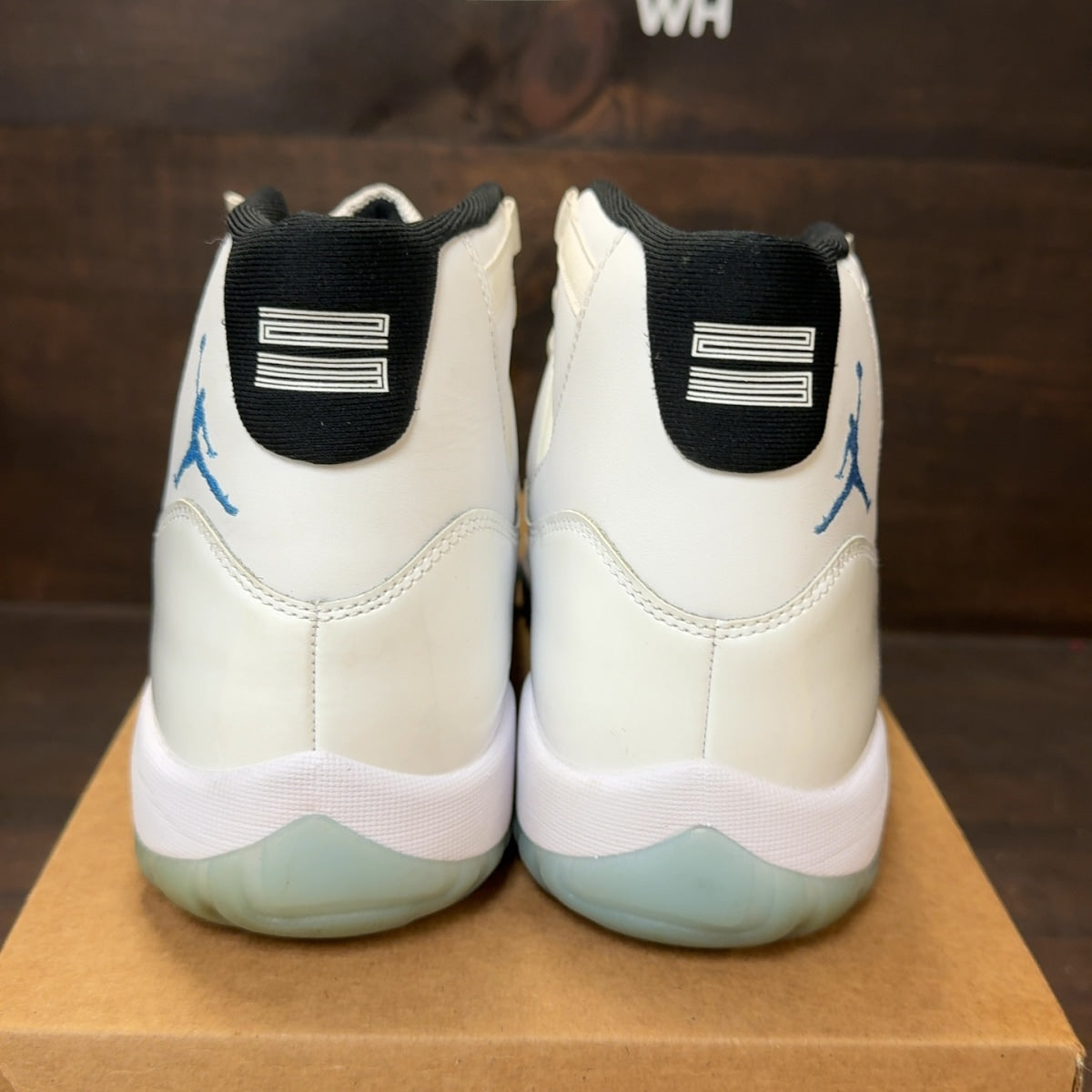 Jordan 11 Retro Legend Blue (2024) Size 11 (Pre-Owned) - Image 5