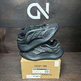 adidas Yeezy 700 V3 Alvah Size 7 (Pre-Owned) - front