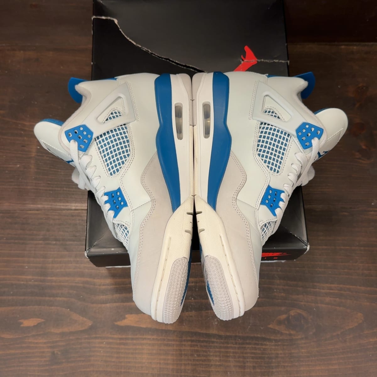 Jordan 4 Retro Military Blue (2024) Size 9.5 (Pre-Owned) - aux