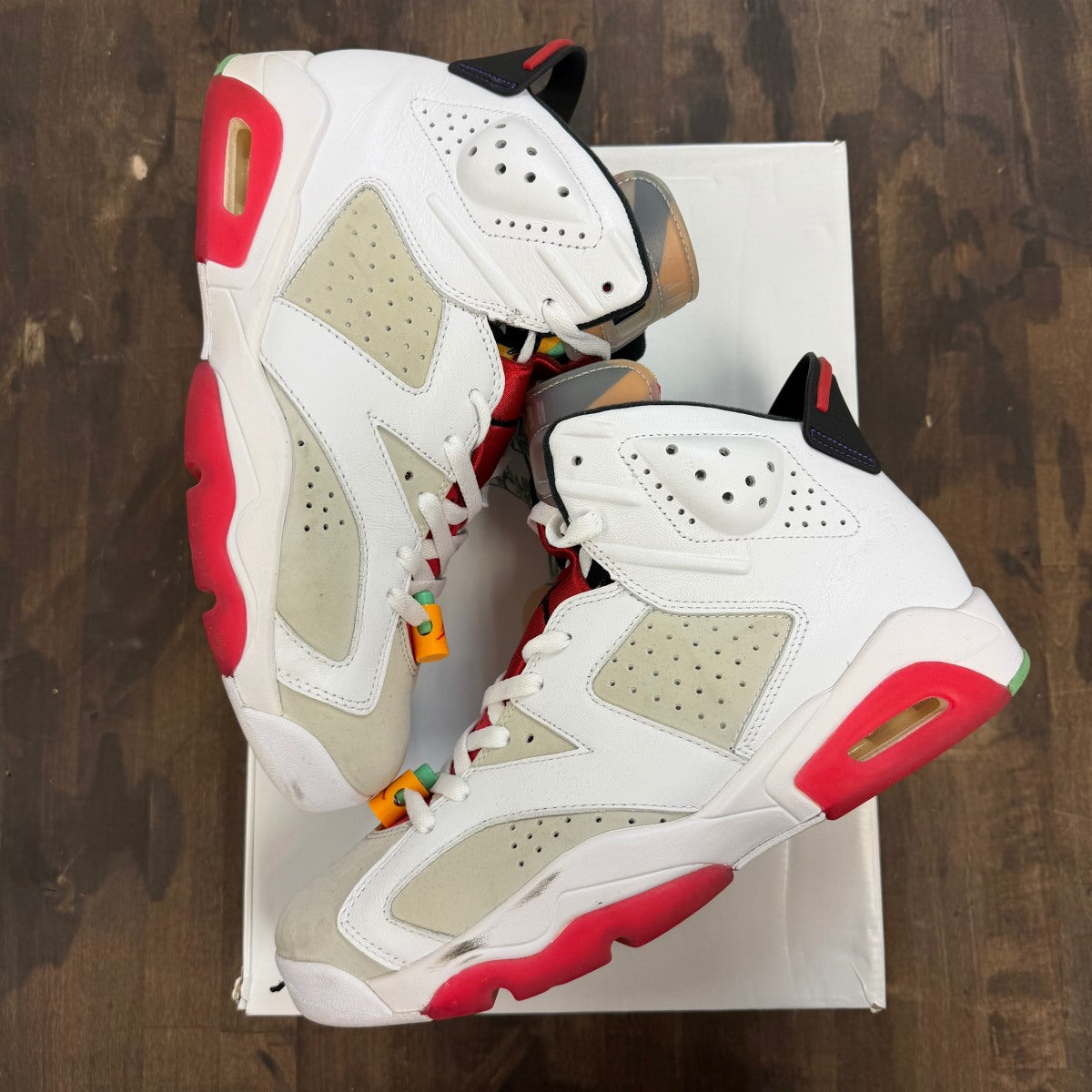 Jordan 6 Retro Hare Size 9 (Moderately Worn Pre-Owned)
