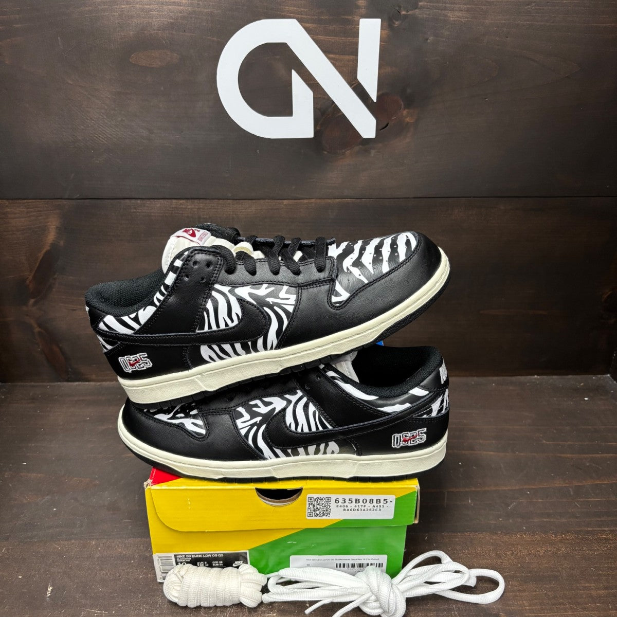Nike SB Dunk Low OG QS Quartersnacks Zebra - Image 1