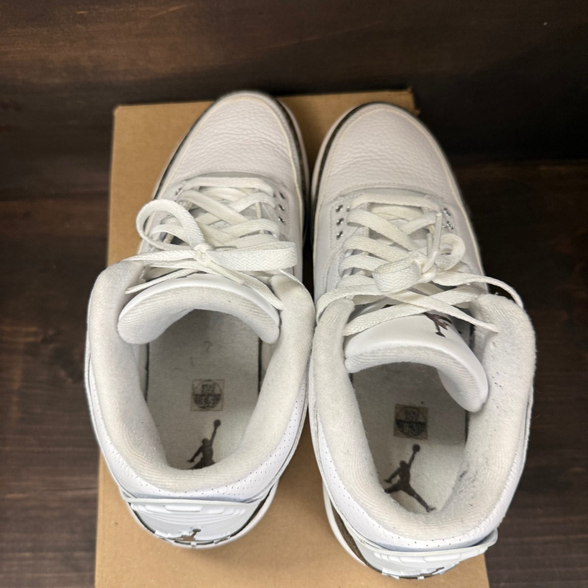 Jordan 3 Retro Mocha (2018) Size 9.5 (Pre-Owned) - Image 5