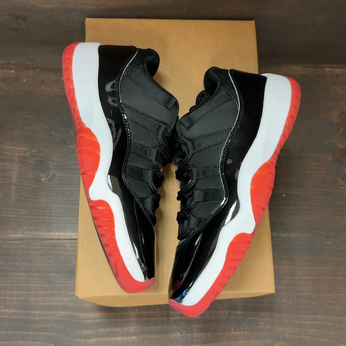 Jordan 11 Retro Low Bred (2025) Size 8.5 (Pre-Owned) - back