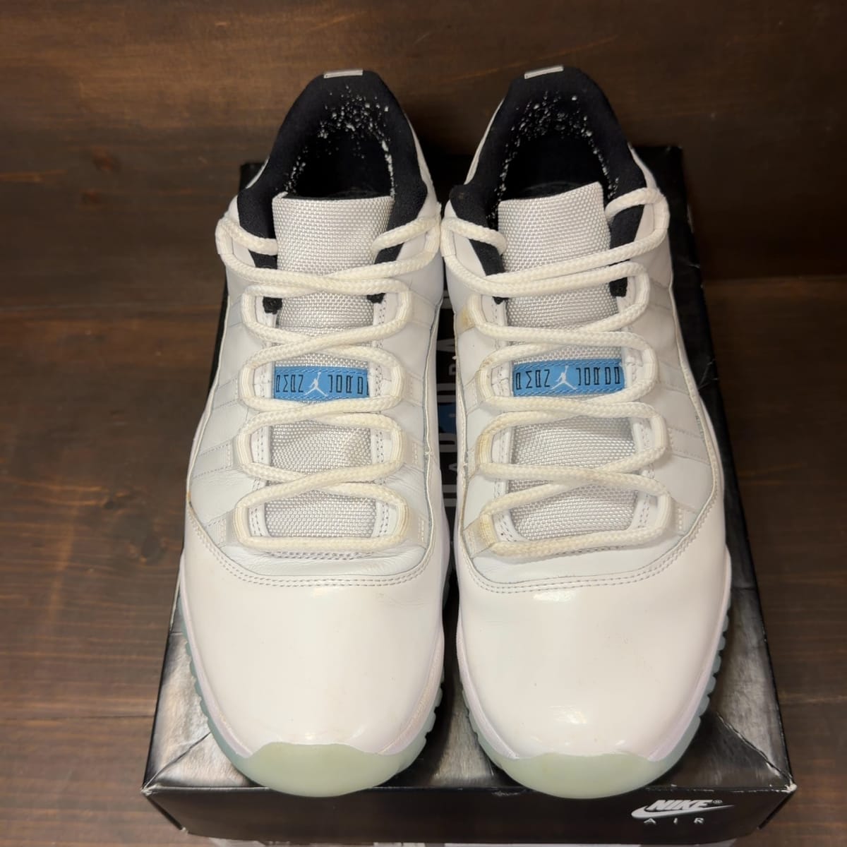 Jordan 11 Retro Low Legend Blue Size 10.5 (Pre-Owned) - tag