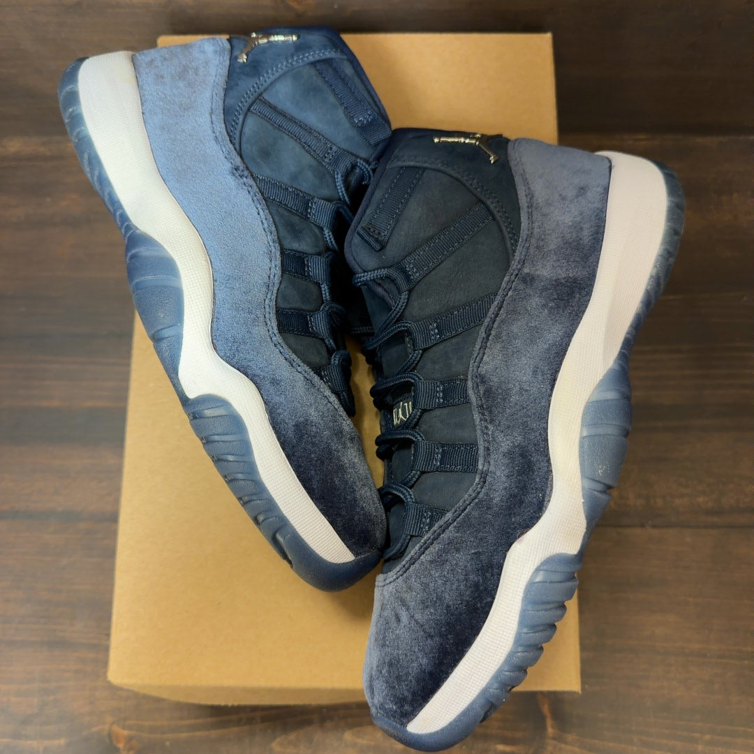 Jordan 11 Retro Midnight Navy (Women's) Size 9W (Pre-Owned) - Image 2