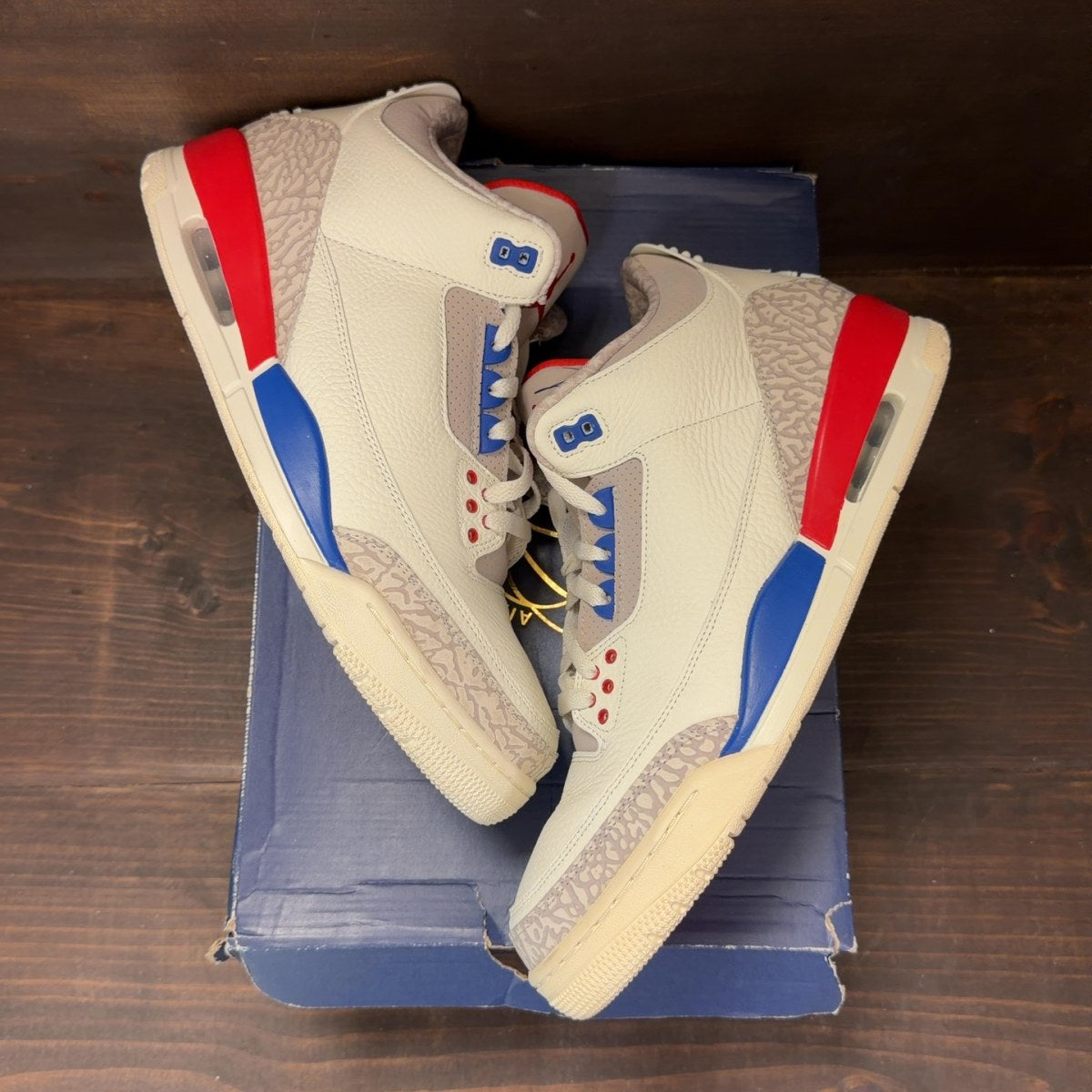 Jordan 3 Retro International Flight Size 12 (Pre-Owned)