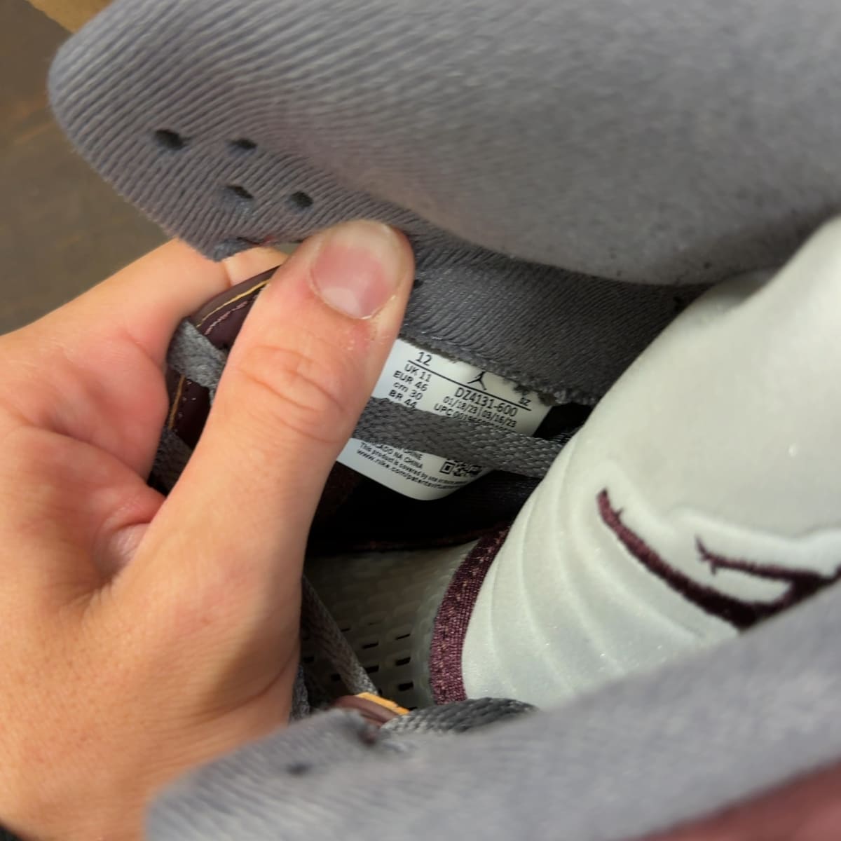 Jordan 5 Retro Burgundy (2023) Size 12 (Pre-Owned) - aux