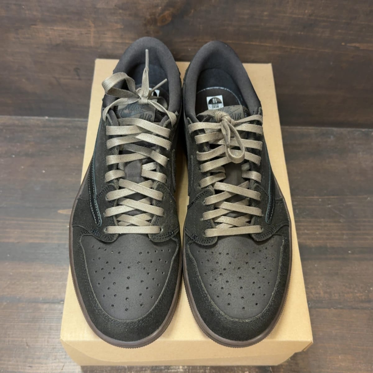 Jordan 1 Retro Low OG SP Travis Scott Velvet Brown Size 10 (Pre-Owned) - tag