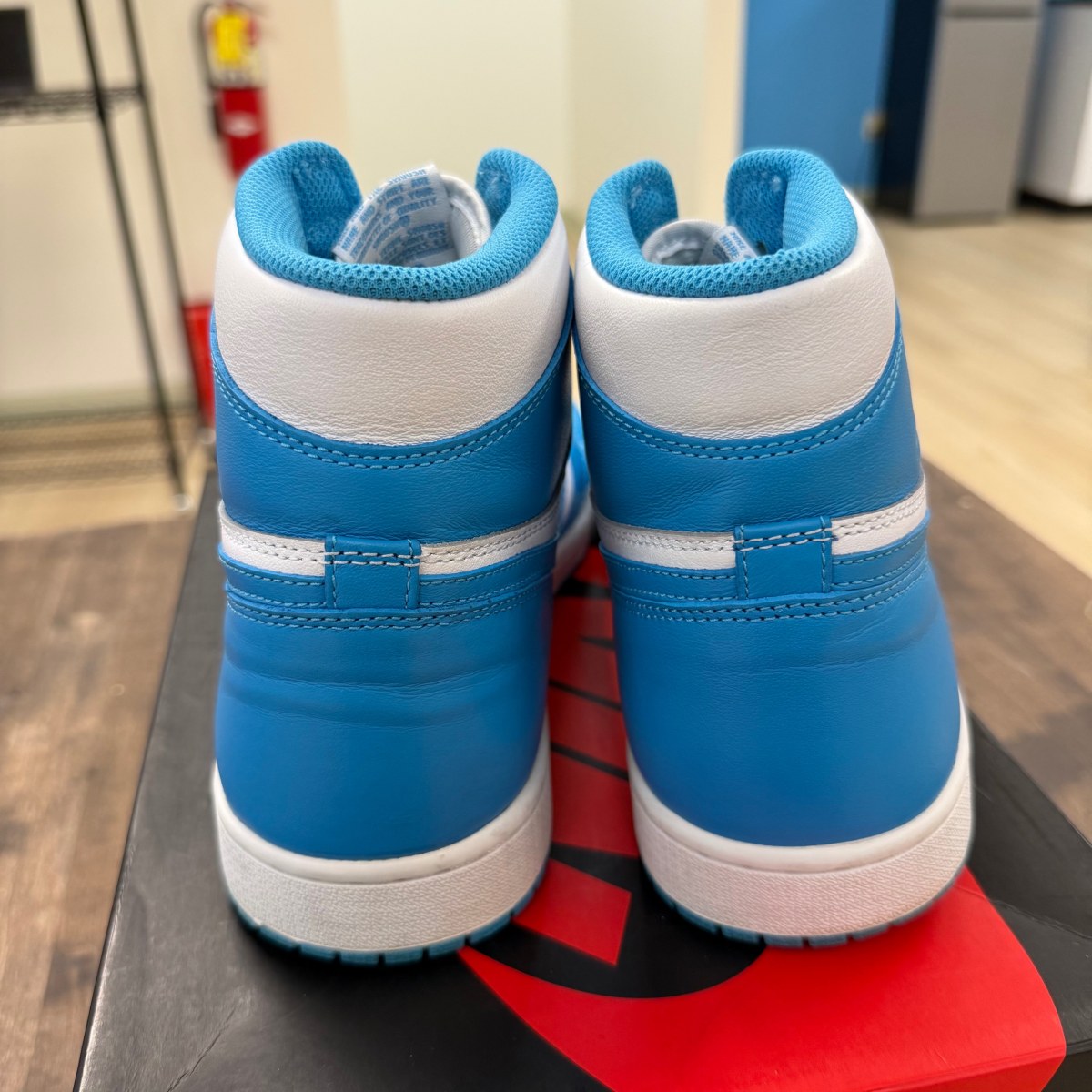 Jordan 1 Retro High OG UNC - Image 3