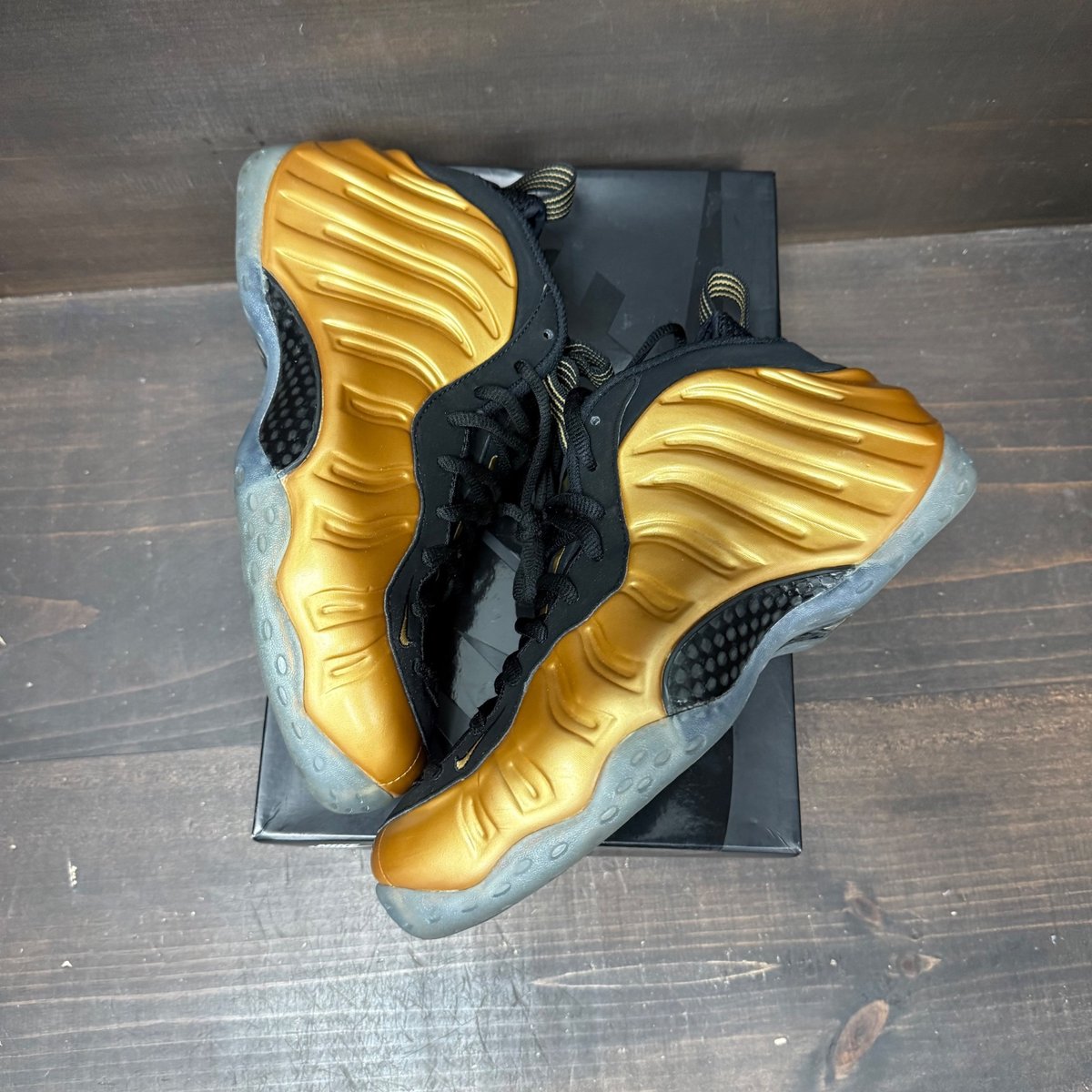 Nike Air Foamposite One Metallic Gold Size 9 (Pre-Owned) - tag