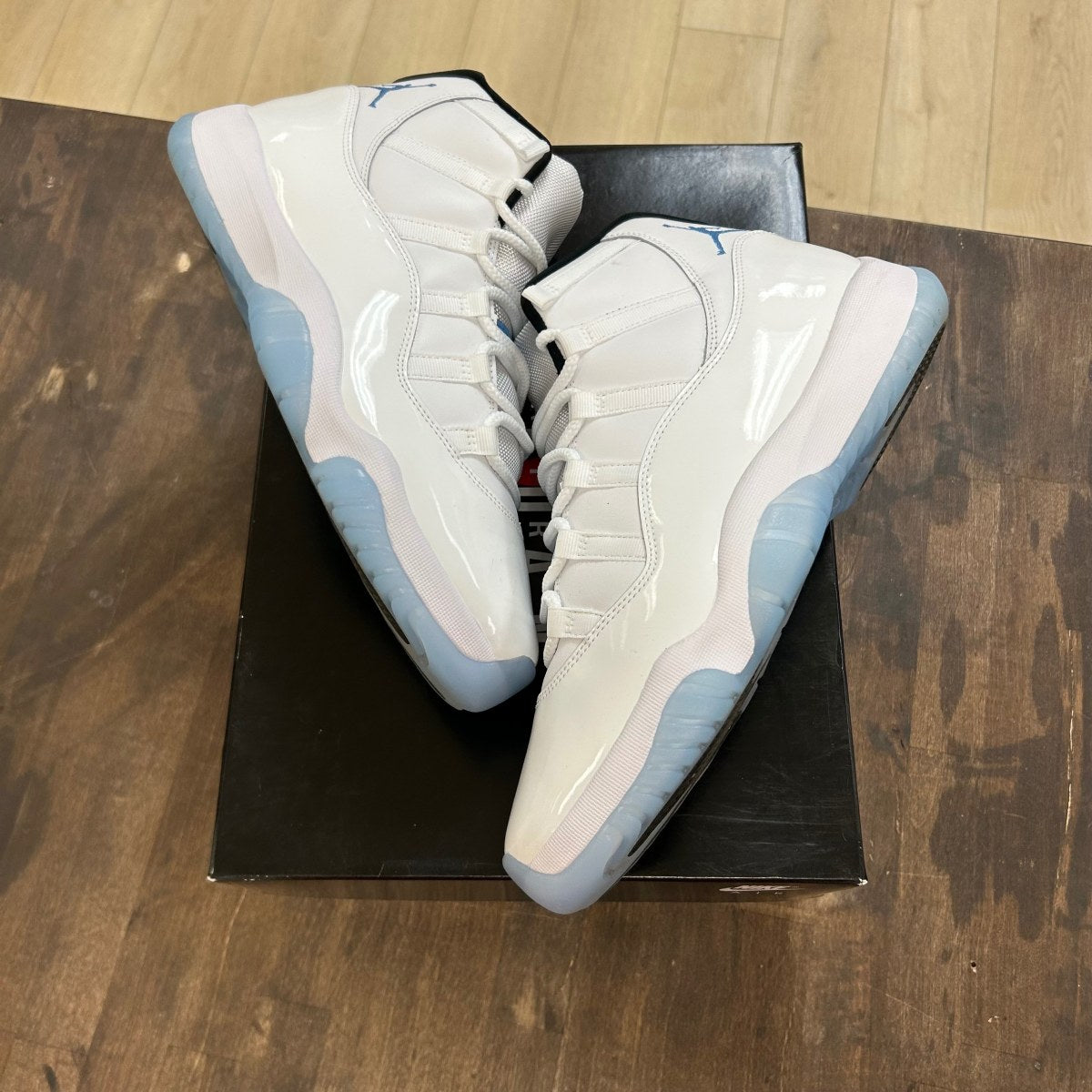 Jordan 11 Retro Legend Blue (2024) Size 11.5 (Pre-Owned) - Image 1