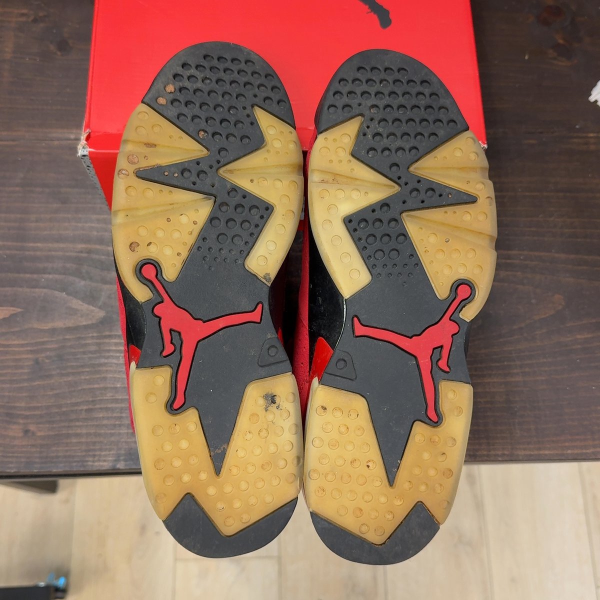 Jordan 6 Retro Toro Bravo Size 11 (Pre-Owned) - aux