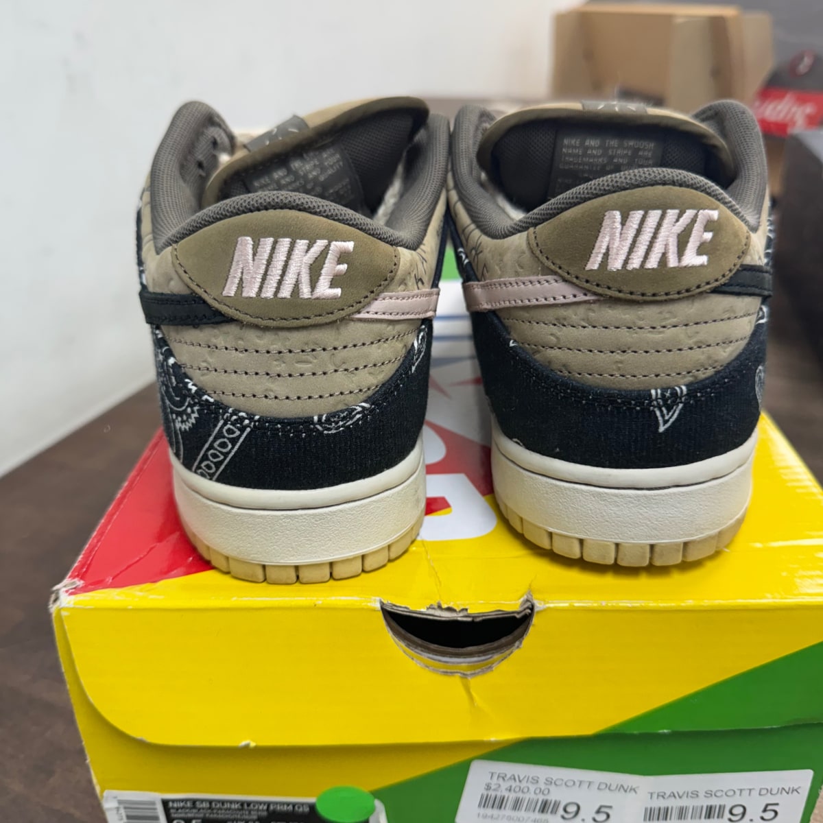 Nike SB Dunk Low Travis Scott Size 9.5 (Pre-Owned) - Image 4