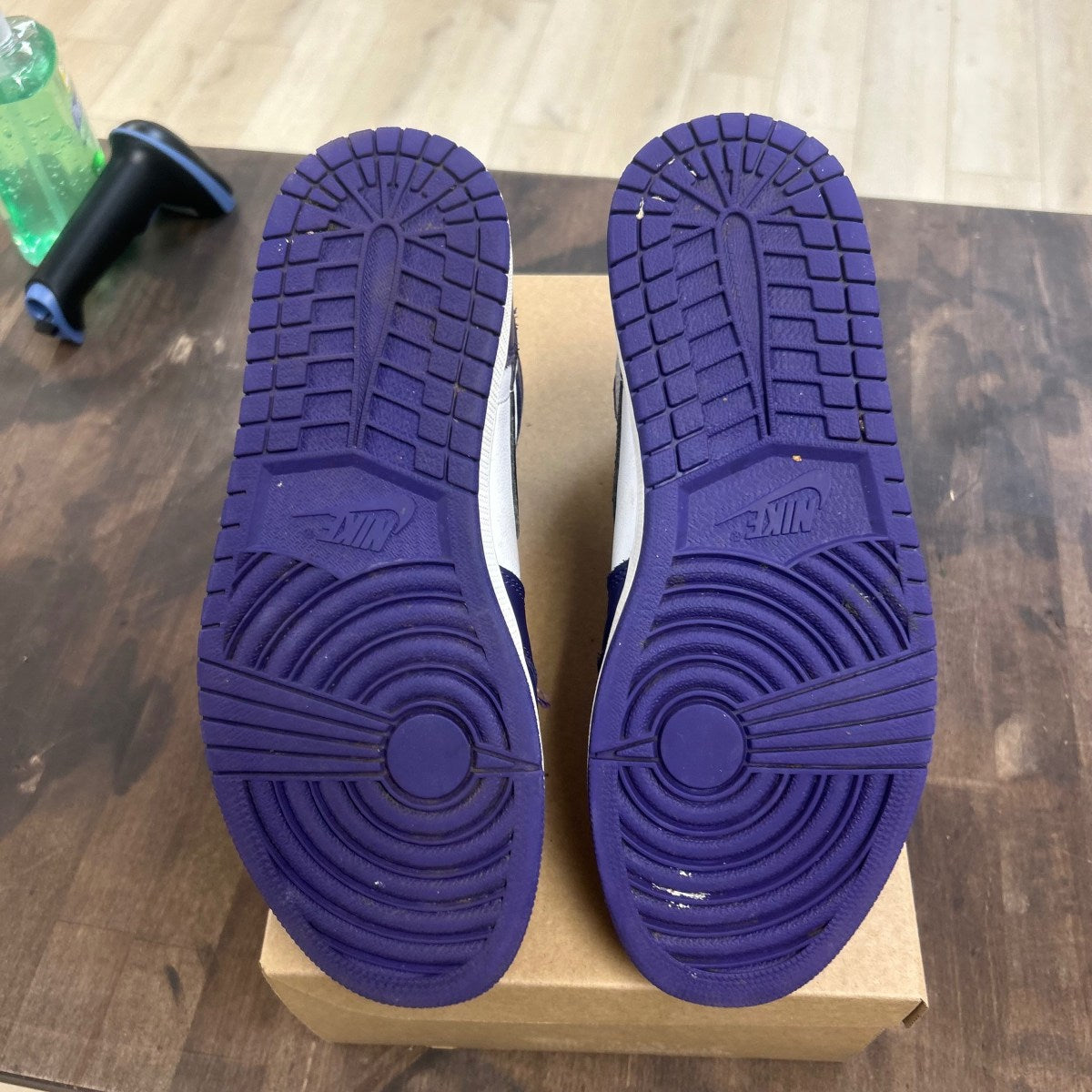 Jordan 1 Retro High Court Purple White Size 9 (Pre-Owned) - Image 5