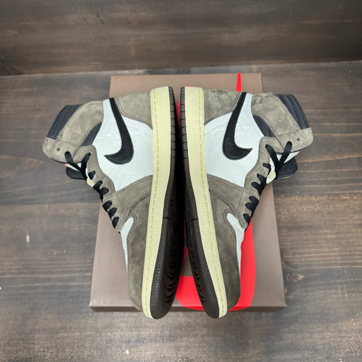 Jordan 1 Retro High OG SP Travis Scott Mocha - Image 4