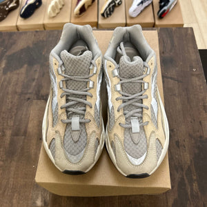 adidas Yeezy Boost 700 V2 Cream Size 7 (Pre-Owned) - Image 2