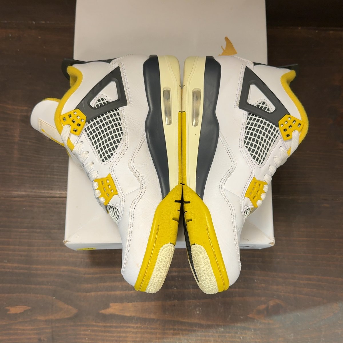 Jordan 4 Retro Vivid Sulfur (Women's) Size 8.5W (Pre-Owned) - aux