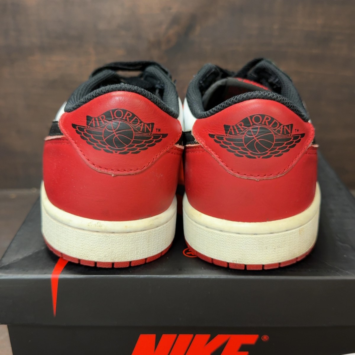Jordan 1 Retro Low OG Black Toe (2023) Size 8 (Pre-Owned) - aux