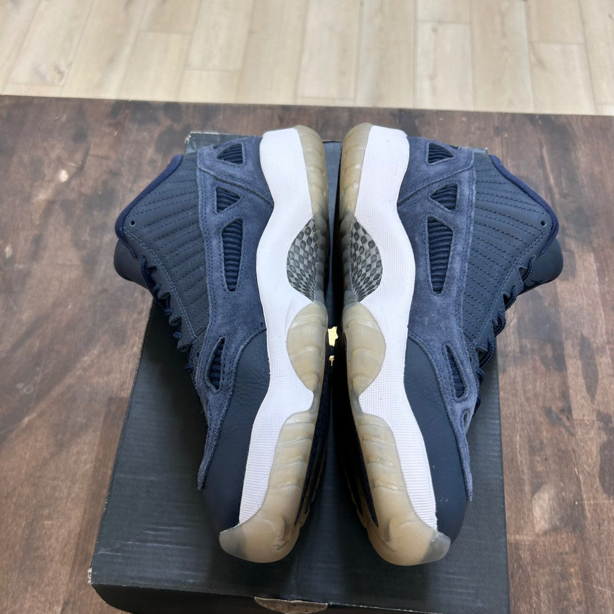 Jordan 11 Retro Low IE Obsidian - Image 3