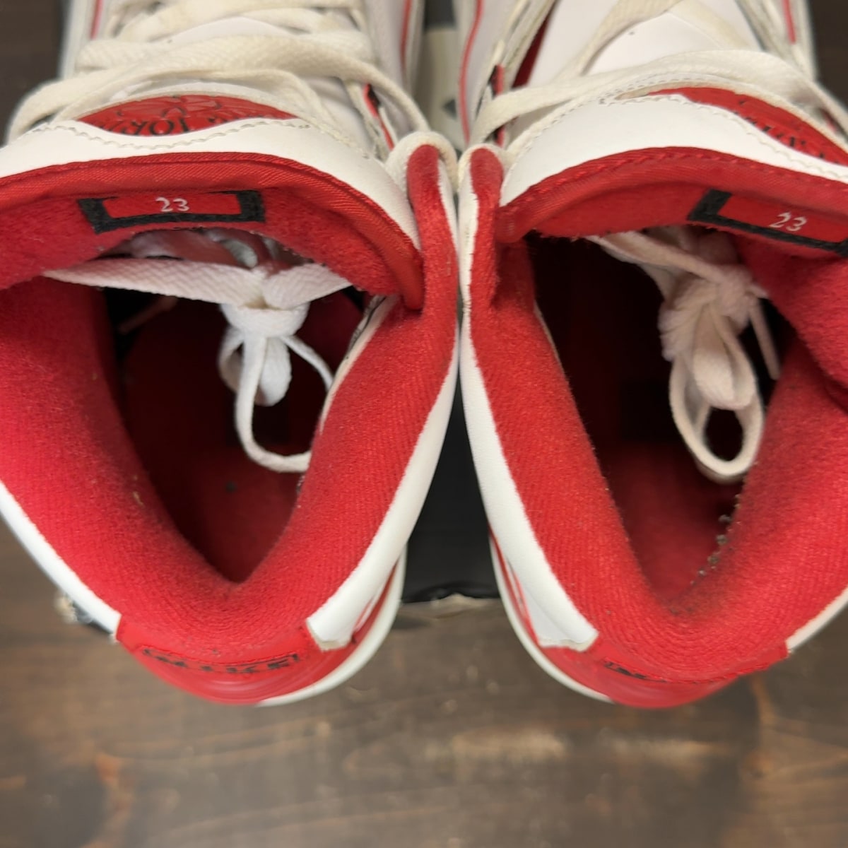 Jordan 2 Retro White Red (2014) Size 8.5 (Pre-Owned) - aux