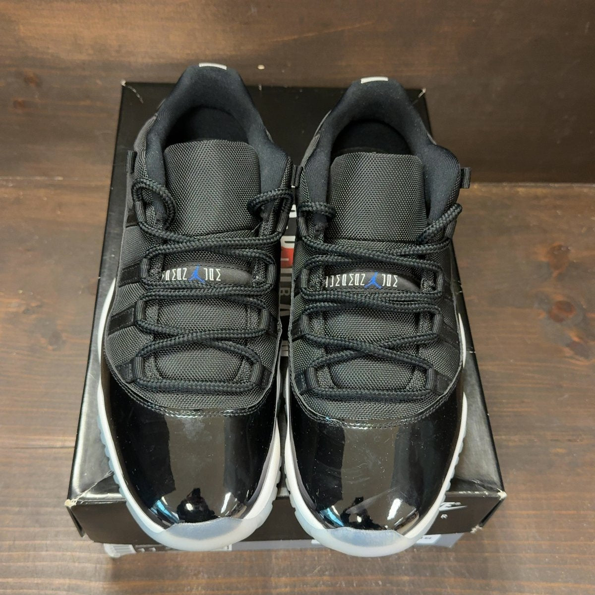 Jordan 11 Retro Low Space Jam Size 11 (Pre-Owned) - tag