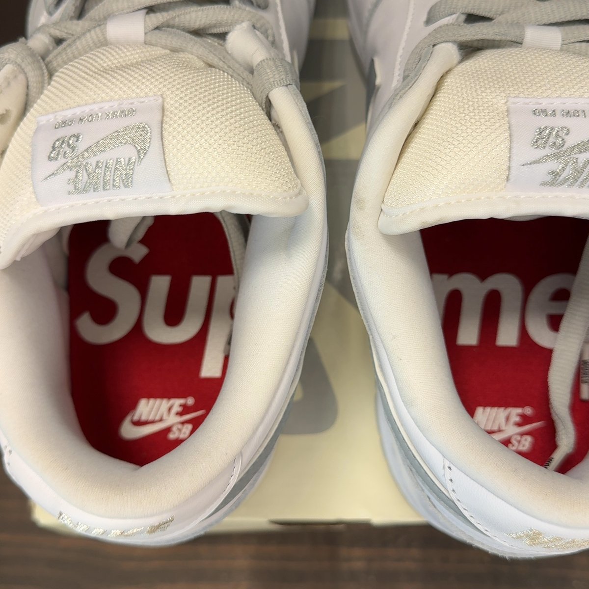 Nike SB Dunk Low Supreme 94 White Metallic Silver Size 12 (Pre-Owned) - aux