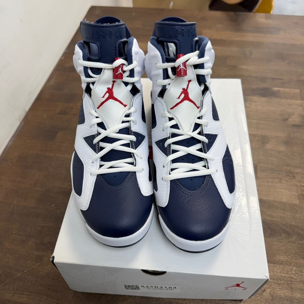 Jordan 6 Retro Olympic (2024) - Image 2