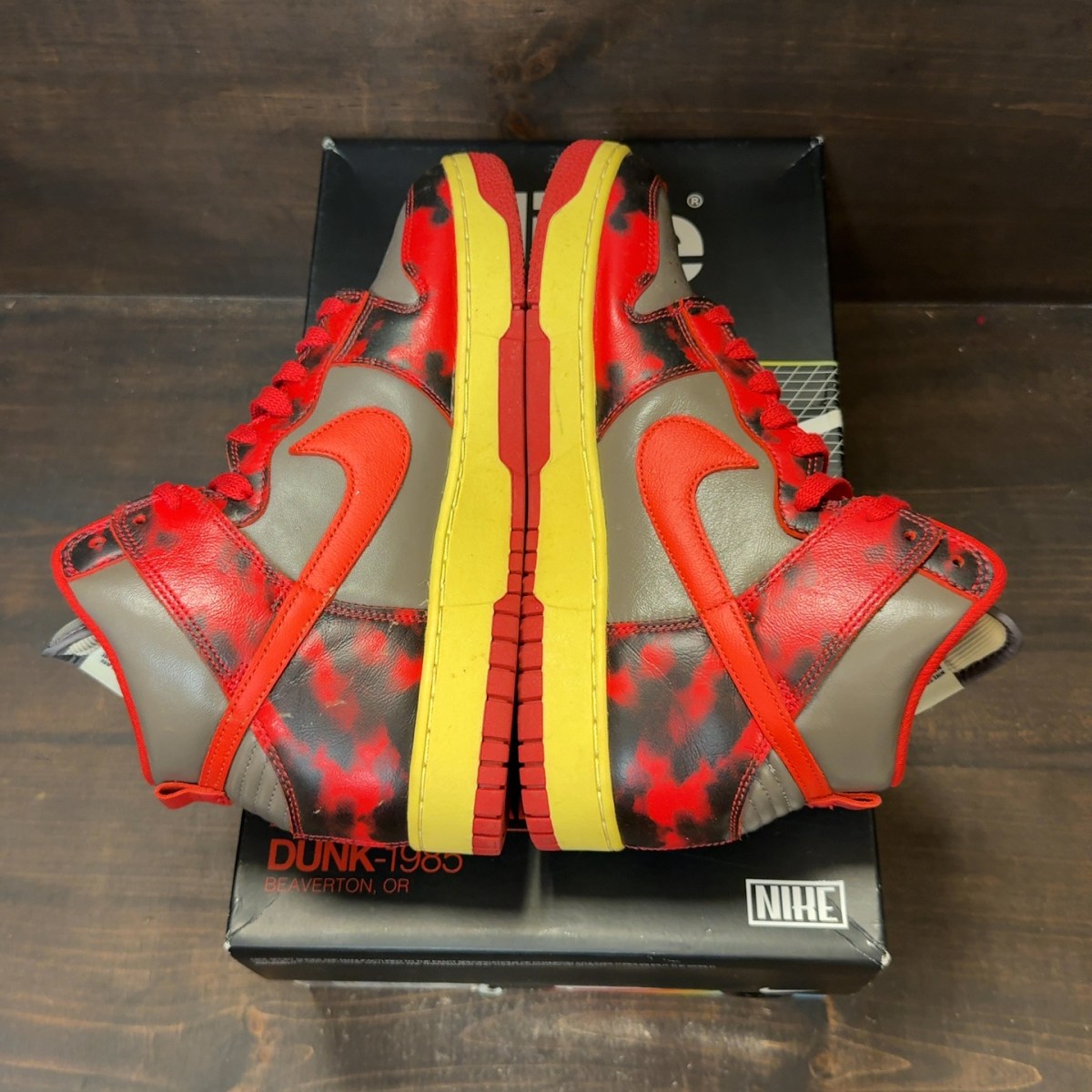 Nike Dunk High 1985 Red Acid Wash Size 11 (Pre-Owned) - Image 5
