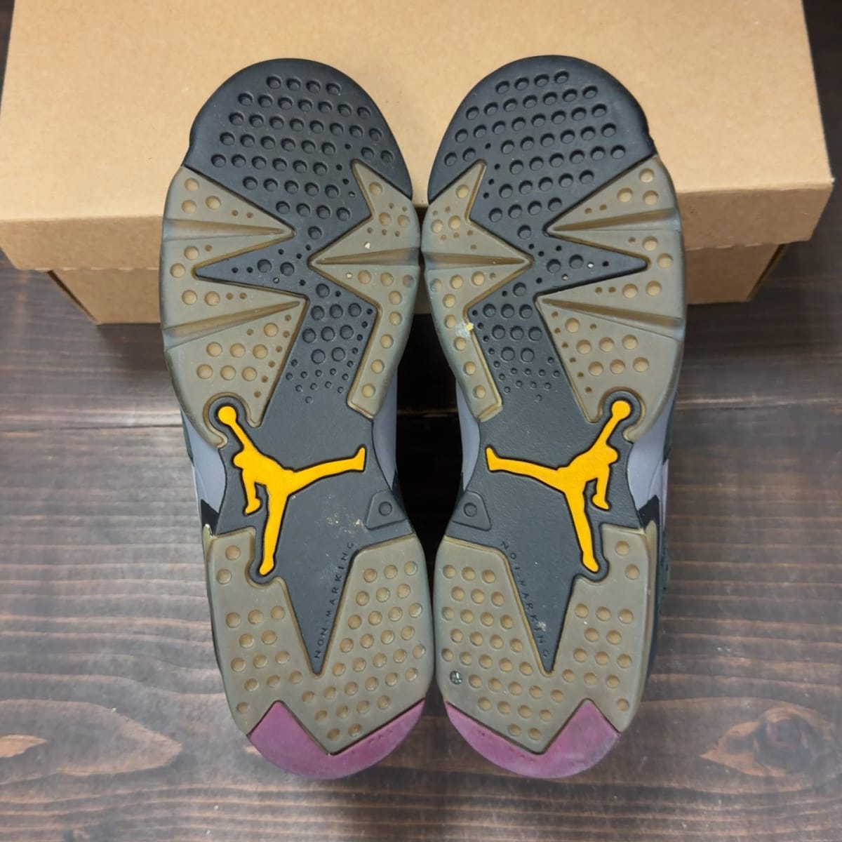 Jordan 6 Retro Bordeaux (GS) Size 6.5Y (Pre-Owned) - aux