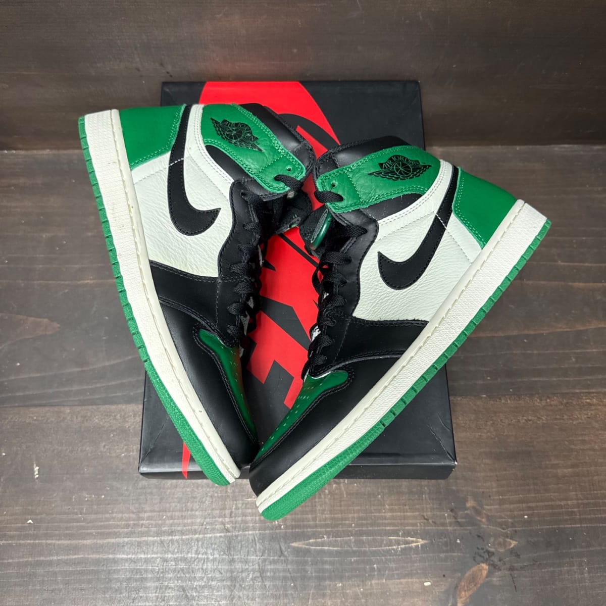 Jordan 1 Retro High Pine Green Size 11 (Pre-Owned) - tag