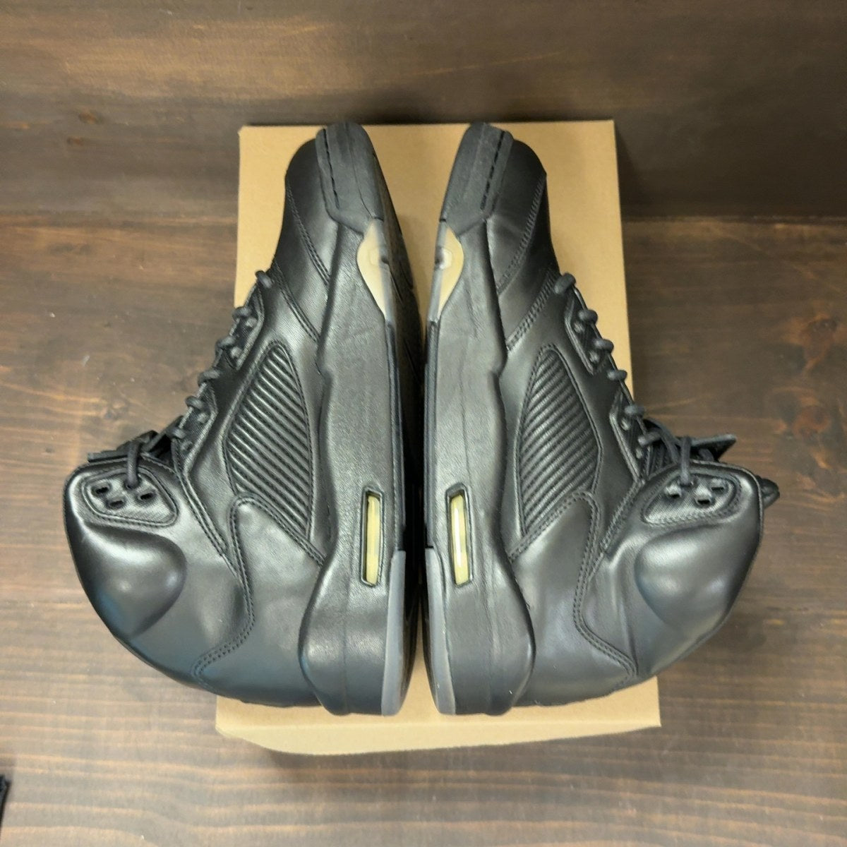 Jordan 5 Retro Premium Triple Black Size 9.5 (Pre-Owned) - Image 5