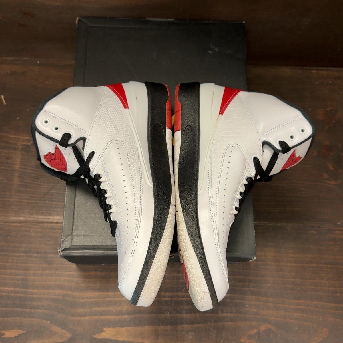 Jordan 2 Retro OG Chicago (2022) (GS) Size 7Y (Pre-Owned) - aux