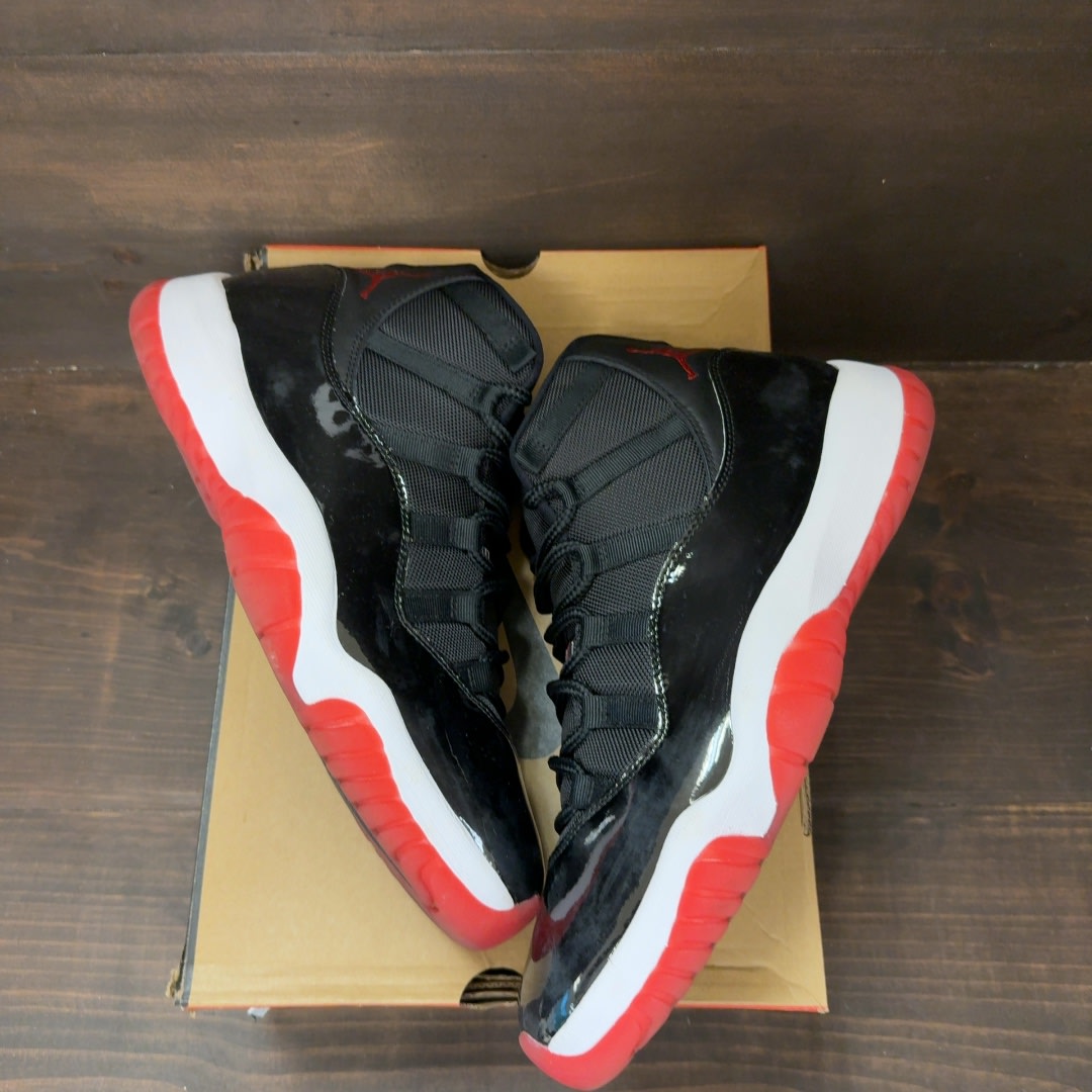 Jordan 11 Retro Playoffs Bred (2019) Size 13 (Pre-Owned) - Image 2