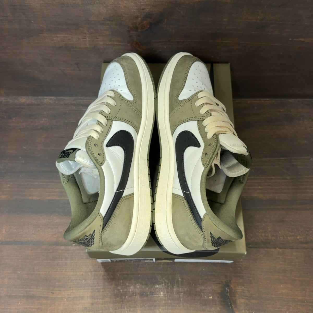 Jordan 1 Retro Low OG Medium Olive Size 7.5 (Pre-Owned)