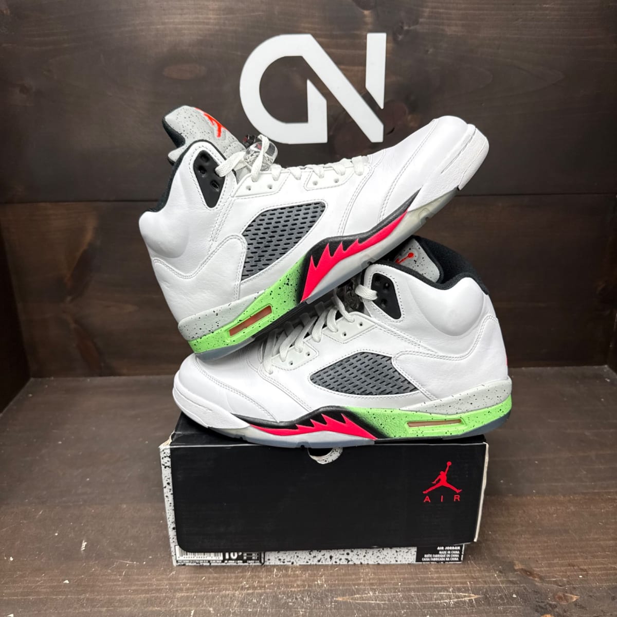 Jordan 5 Retro Poison Green Size 10.5 (Pre-Owned) - front