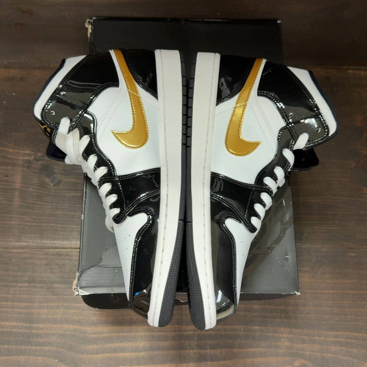 Jordan 1 Mid Patent Black White Gold - Image 4