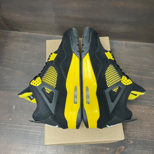 Jordan 4 Retro Thunder (2023) Size 10 (Pre-Owned) - box