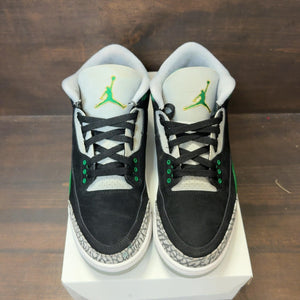 Jordan 3 Retro Pine Green Size 9.5 (Pre-Owned) - Image 3