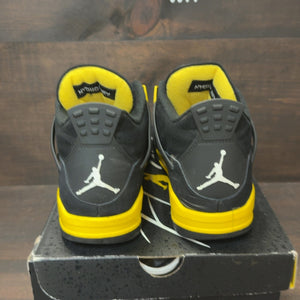 Jordan 4 Retro Thunder (2023) Size 8.5 (Pre-Owned)