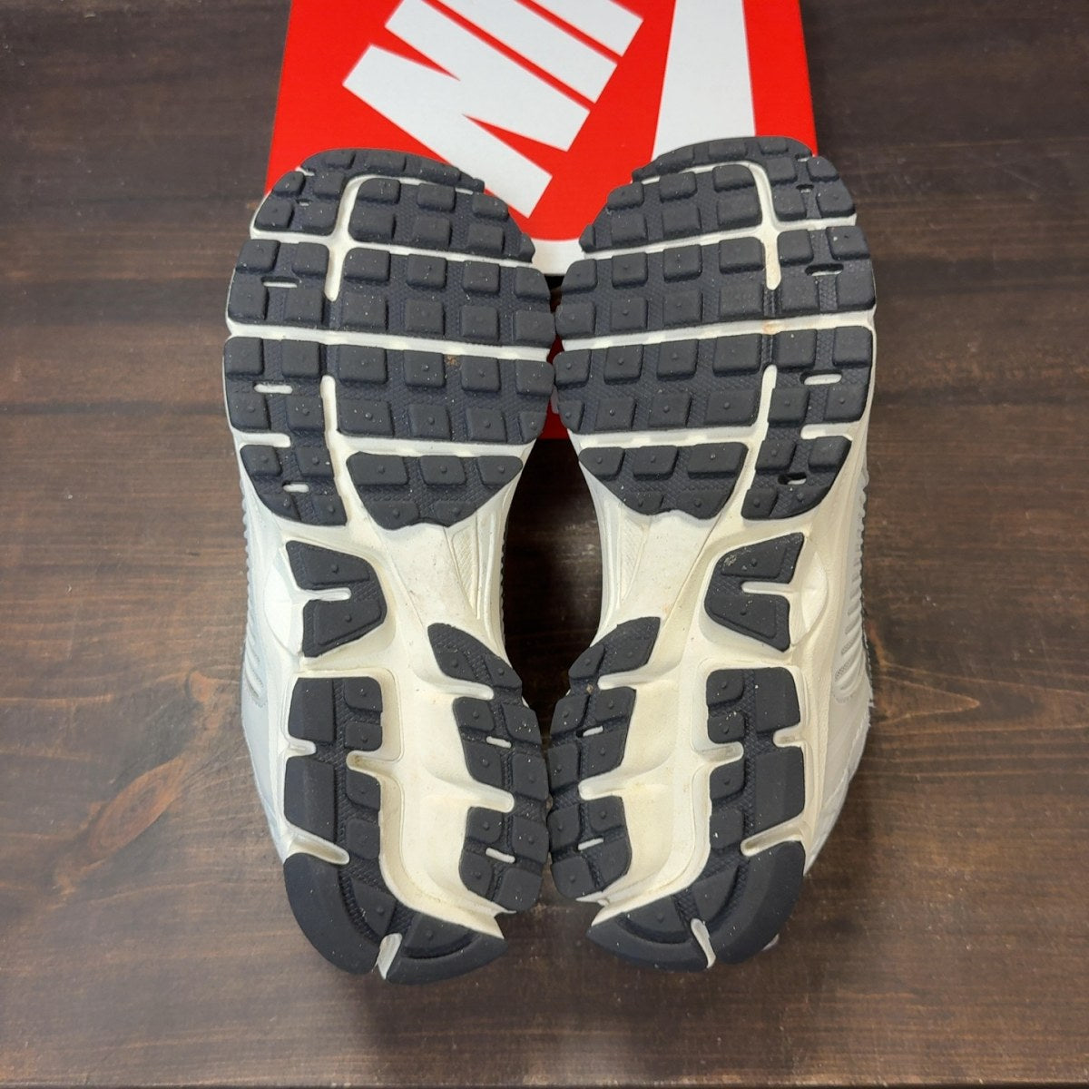 Nike Zoom Vomero 5 Photon Dust Chrome (GS) - Image 8