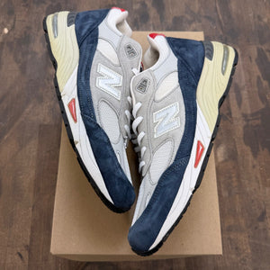 New Balance 991 Grey Navy Red Size 9.5 (Pre-Owned) - Image 1