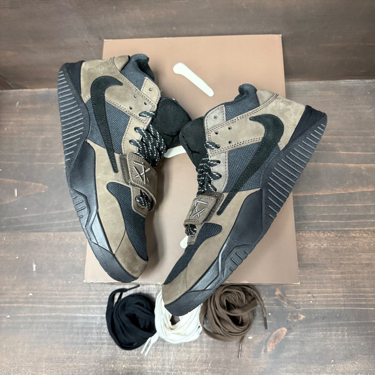 Jordan Jumpman Jack TR Travis Scott Dark Mocha Size 11 (Pre-Owned) - tag