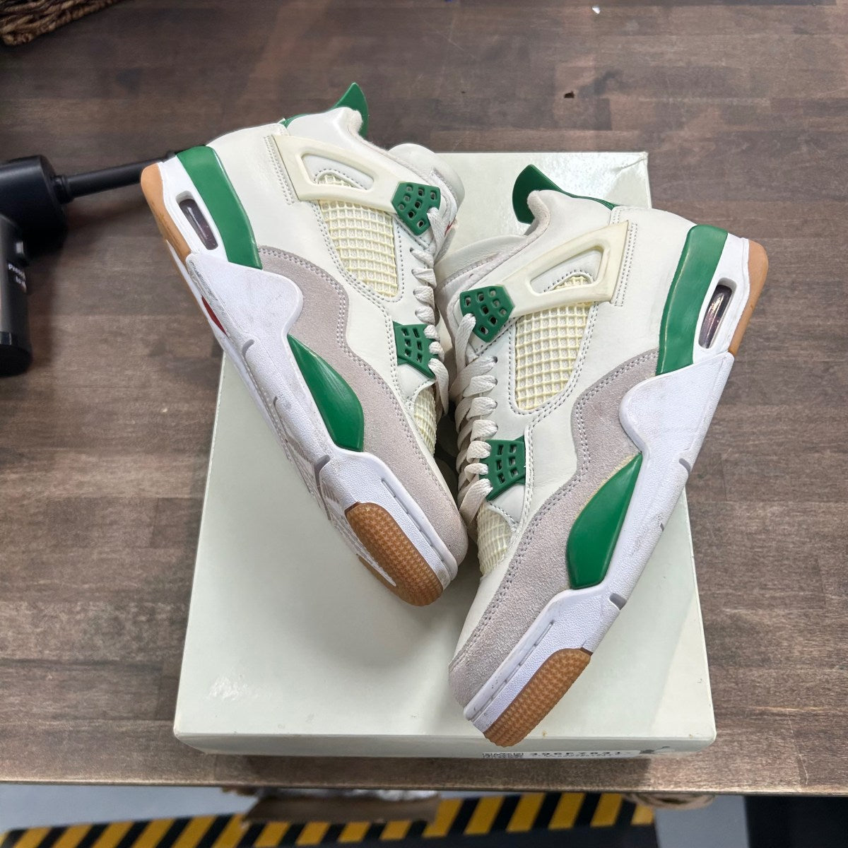 Jordan 4 Retro SB Pine Green Size 7 (Pre-Owned) - Image 1