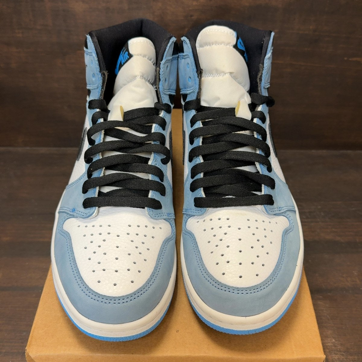 Jordan 1 Retro High OG University Blue Size 11 (Pre-Owned) - Image 3