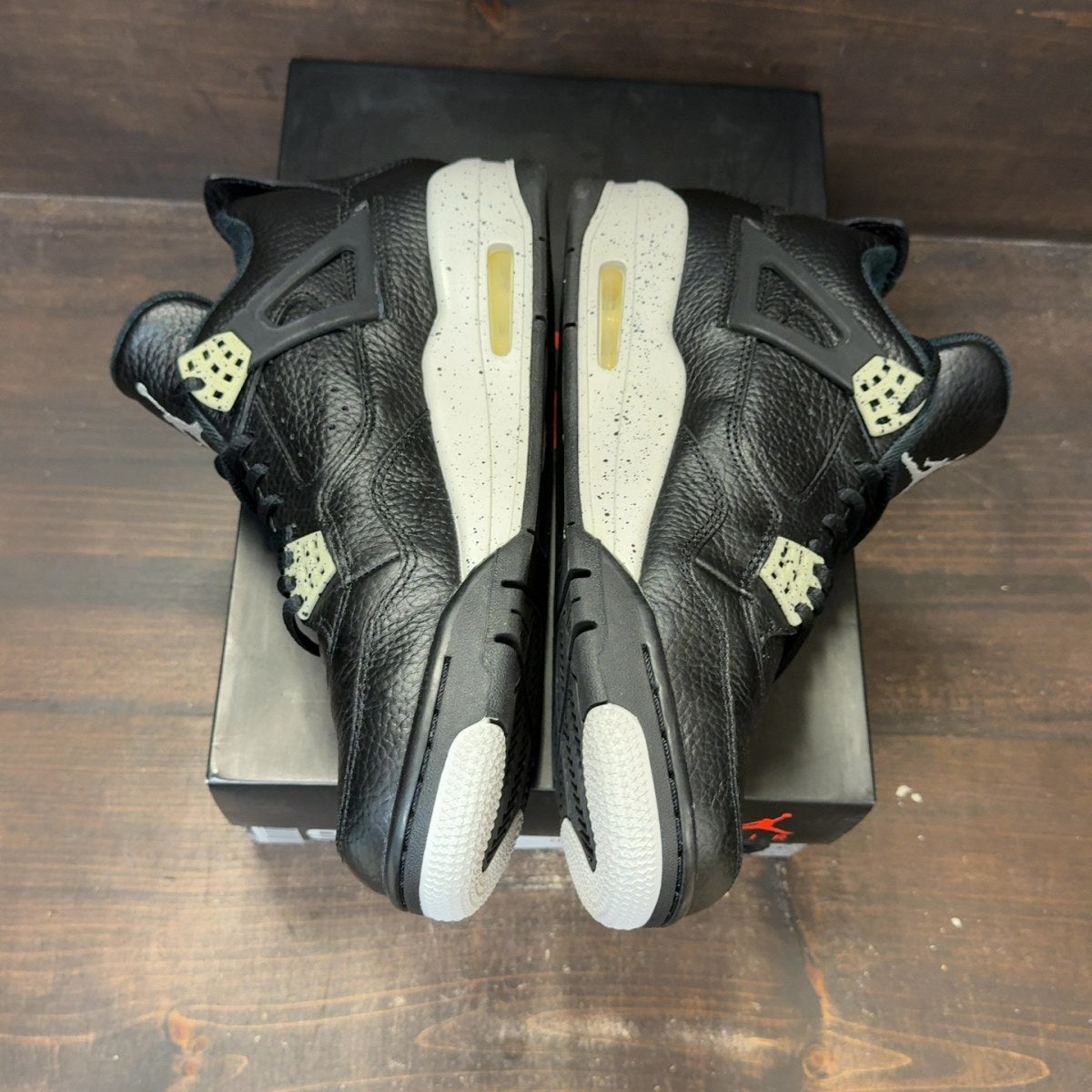 Jordan 4 Retro Oreo (2015) - Image 4