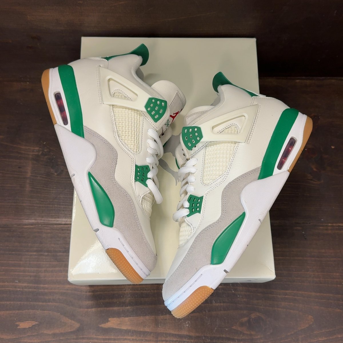 Jordan 4 Retro SB Pine Green Size 12 (Pre-Owned) - back
