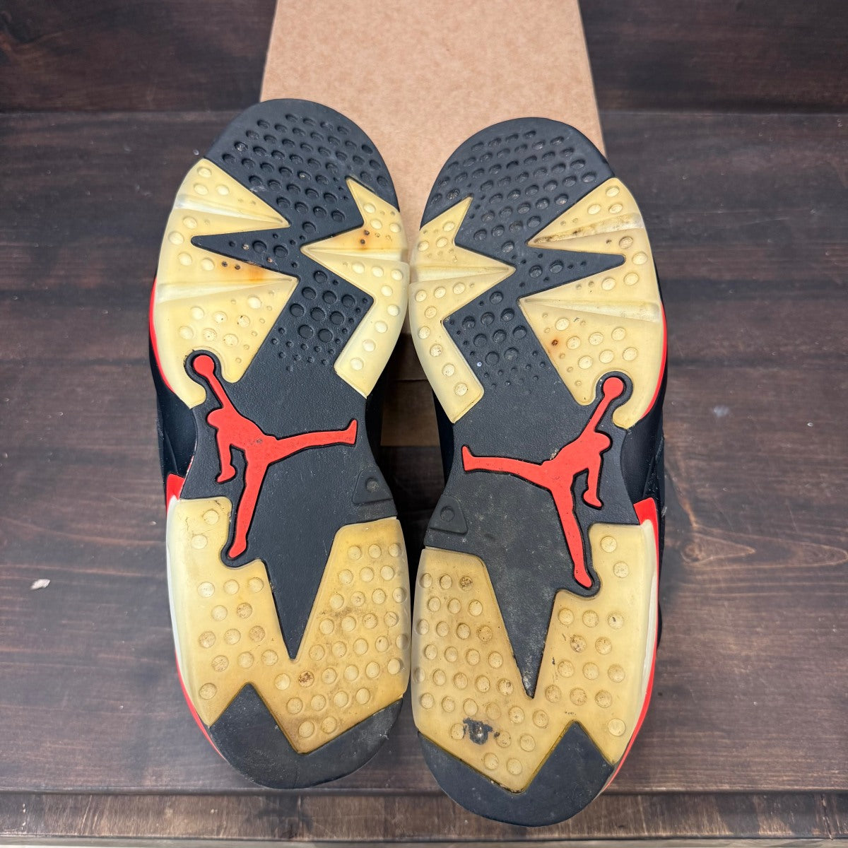 Jordan 6 Retro Black Infrared (2019) Size 13 (Pre-Owned) - Image 6