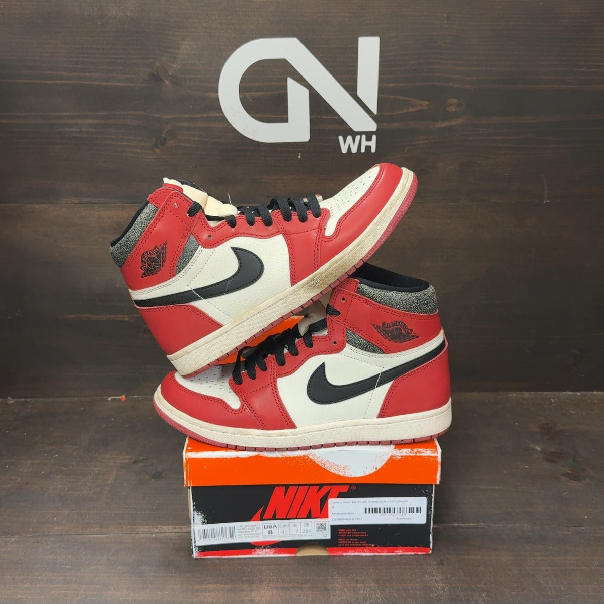 Jordan 1 Retro High OG Chicago Lost and Found Size 8 (Pre-Owned) - front