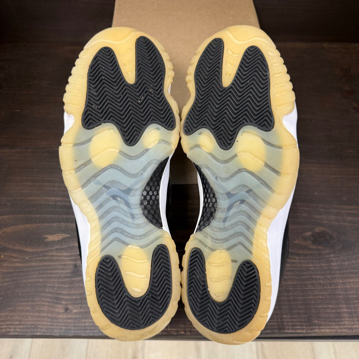 Jordan 11 Retro Low Barons Size 13 (Pre-Owned) - Image 7